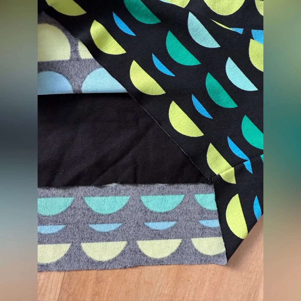 Vince Camuto Circle Polka Dot Mod Pull On Pencil Skirt - Picture 3 of 5